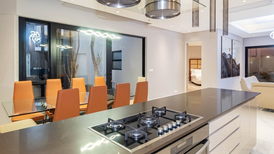 5 Bedroom Property for Sale in Bloubergstrand Western Cape